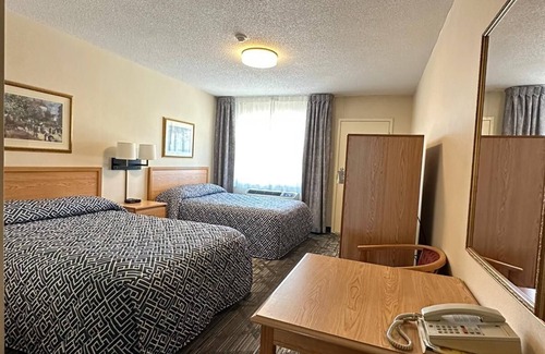 Terrace Bay Hotel | Red Dog Inn