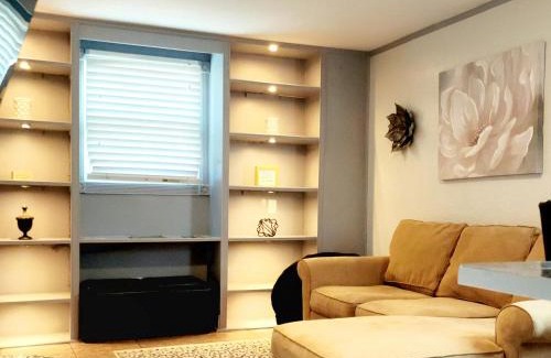 Lakeland Apartment | RED DOOR HOUSE