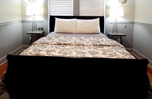 Lakeland Apartment | RED DOOR HOUSE