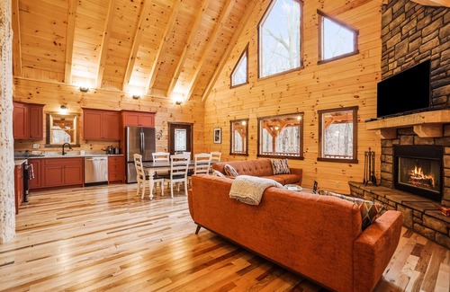 Logan Cabin | Red Fox Cabin | Hocking Hills