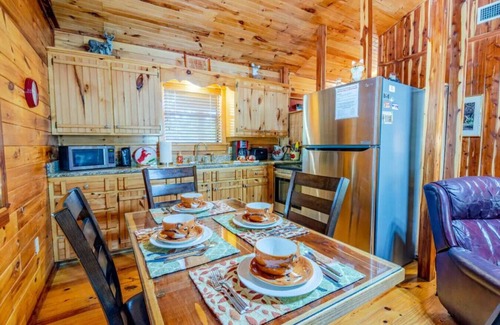 Hochatown Cabin | Red Fox Den Luxury Cabin