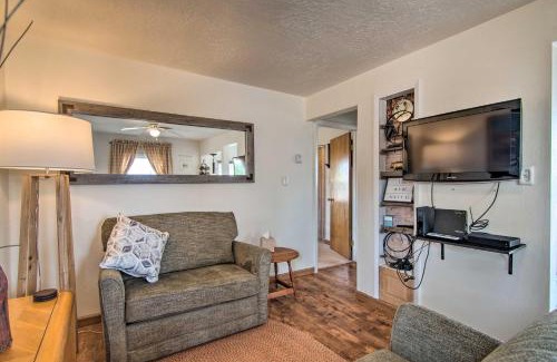 Laramie House | Red Gates Cottage 3 Miles to University!