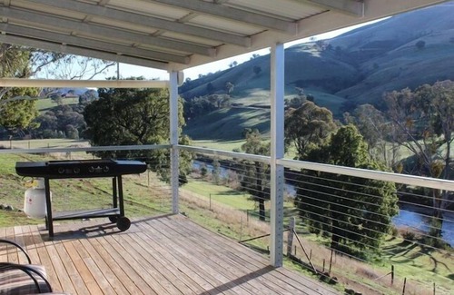Little River Cottage | Red Gum Pet Friendly Cottage