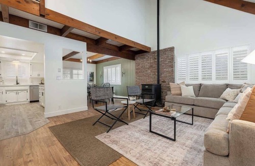Three Rivers House | Red Hill Retreat w Spa @Gate to Natl Park