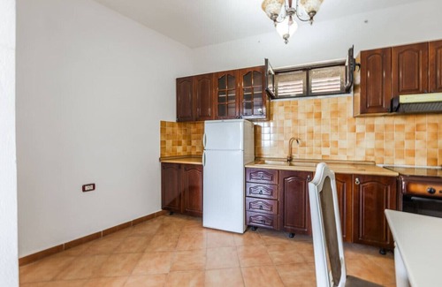 Shkoder Apartment | Red House 2 by PikHost