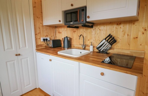Oswestry Cottage | RED KITE AT WILD VALLEY HUTS, pet friendly in Llanrhaeadr-Ym-Mochnant