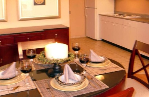 Saanich Hotel | Red Lion Inn and Suites