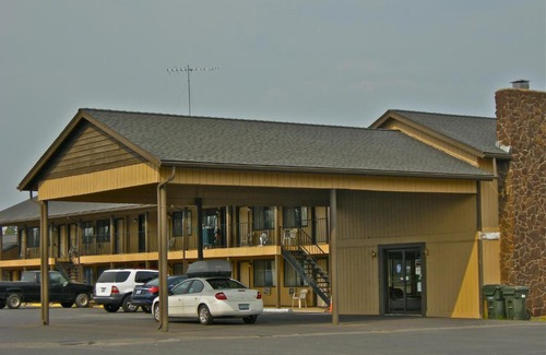 La Pine Hotel | Red Lion Inn and Suites La Pine, Oregon