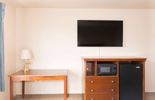 McMinnville Hotel | Red Lion Inn & Suites McMinnville