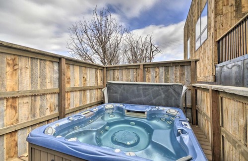 Red Lodge House | Red Lodge Townhome with Hot Tub and Fireplace!