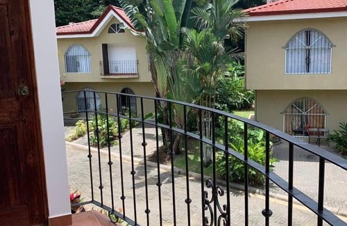 Esterillos Este House | Red Macaw House - Hot Tub - Beach front