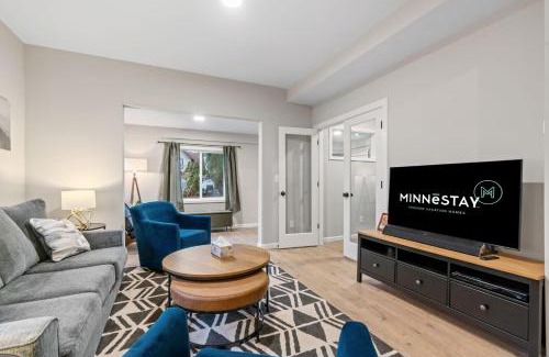Regina House | Red Maple