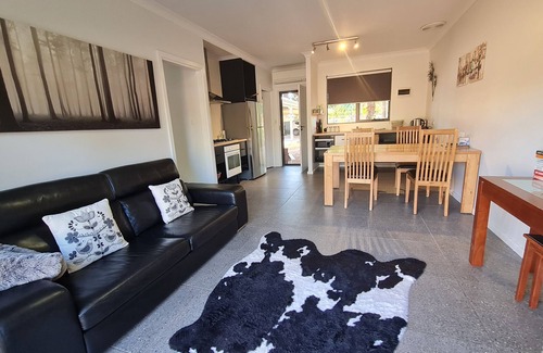 Port Pirie South Apartment | Red Ochre- Large Apartment with Private Courtyard