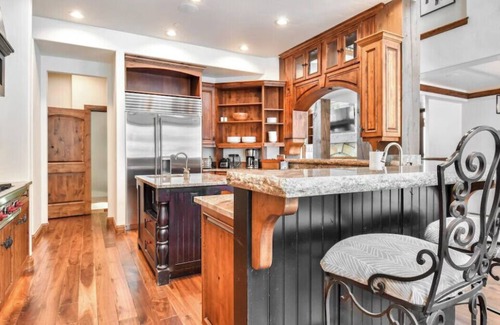 The Timbers House | Red Pine Estate Ski-in Ski-out masterpiece in Canyons Village at the Park City Mountain Resort. Amazing access (30 seconds away by ski's) to the new Sunrise Gondola (10-person). Set to open for the 2025/2026 ski season.