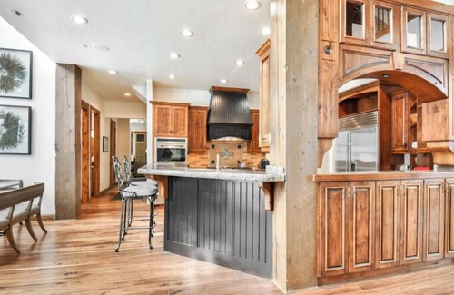The Timbers House | Red Pine Estate Ski-in Ski-out masterpiece in Canyons Village at the Park City Mountain Resort. Amazing access (30 seconds away by ski's) to the new Sunrise Gondola (10-person). Set to open for the 2025/2026 ski season.
