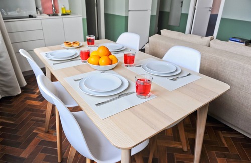 Santo Antonio Apartment | Red, Red Wine in Lisbon by Misha's Place (3B)