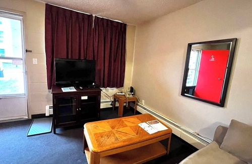 Redwater Hotel | Red Rest Motel