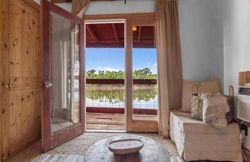 Shreveport Cabin | Red River Lodge with Panoramic River View