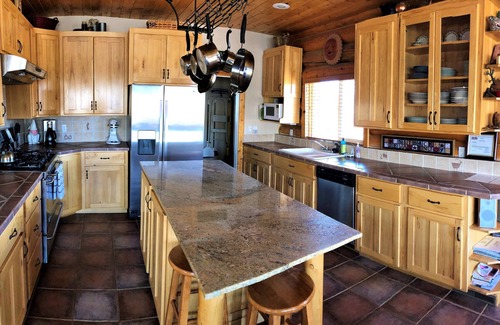 Escalante Cabin | Red Rock Ranch Log Cabin: Large, Fully Furnished, 5 Bdr, sleeps 12, 3 levels