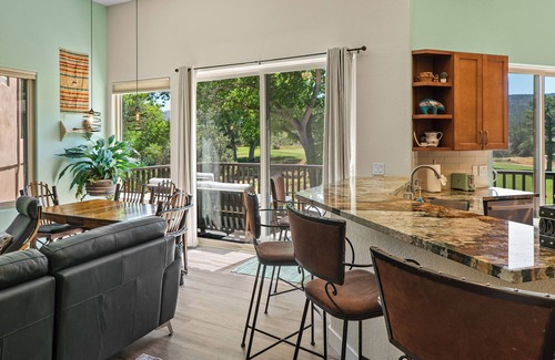 Oak Creek House | Red Rock Views! Pool~Pickleball~Hike~Golf, Deck Overlooks the 9th Green! Sedona