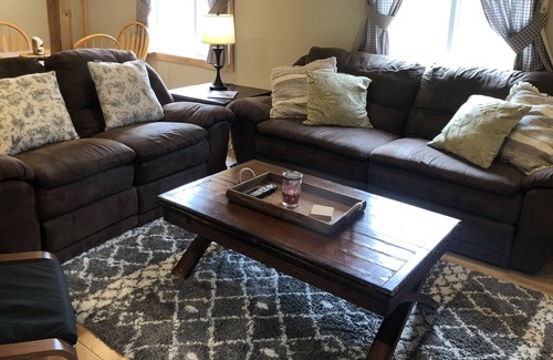 Windham Cabin | ‘Red Roof Cottage’ Windham *Updated home minutes to the mountain