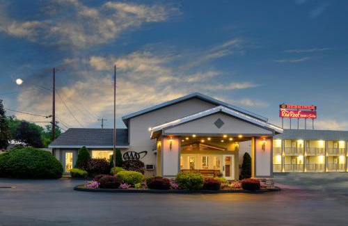 Herkimer Hotel | Red Roof Inn and Suites Herkimer