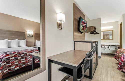 Bryant Pattengill East Hotel | Red Roof Inn Ann Arbor - U of Michigan South