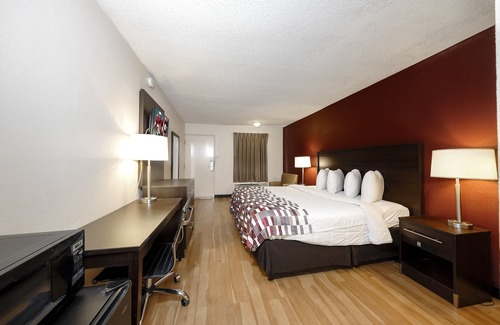 Suwanee Hotel | Red Roof Inn Atlanta - Suwanee/Mall of Georgia