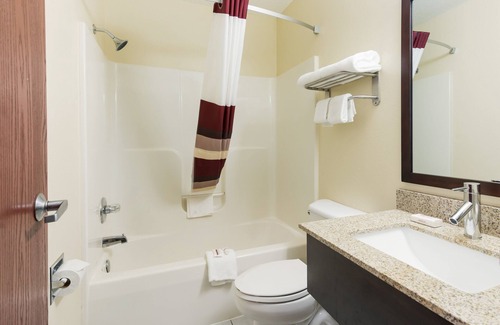 Auburn Hotel | Red Roof Inn Auburn
