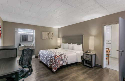 Woodlawn Hotel | Red Roof Inn Baltimore