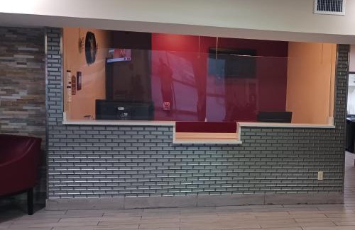 Broadmoor Hotel | Red Roof Inn Baton Rouge