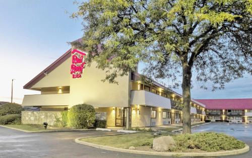 Arlington Heights Hotel | Red Roof Inn Chicago-OHare Airport Arlington Hts