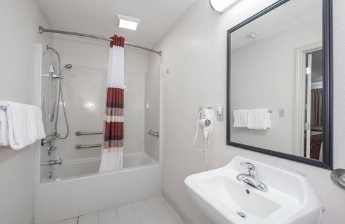 Westerville Hotel | Red Roof Inn Columbus Northeast - Westerville