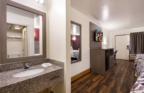 Crestview Hotel | Red Roof Inn Crestview