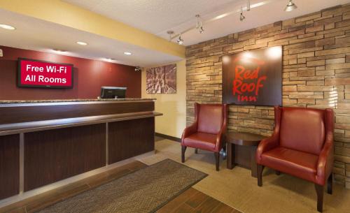 Warren Hotel | Red Roof Inn Detroit - Warren