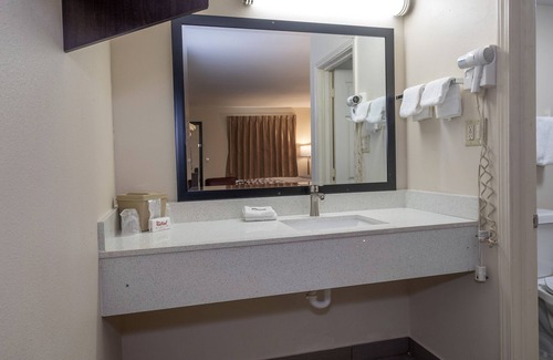 Fort Smith Hotel | Red Roof Inn Fort Smith Downtown
