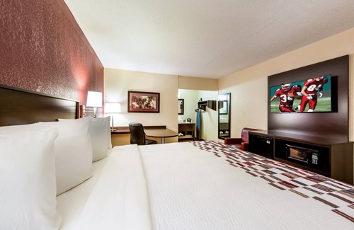 Marion Hotel | Red Roof Inn Marion, IN