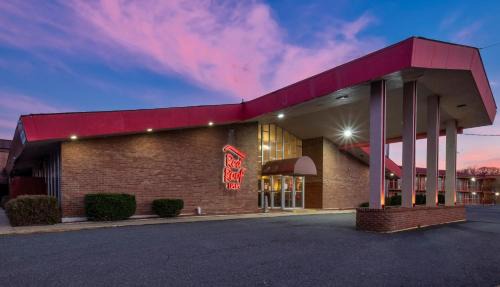 Marion Hotel | Red Roof Inn Marion, VA