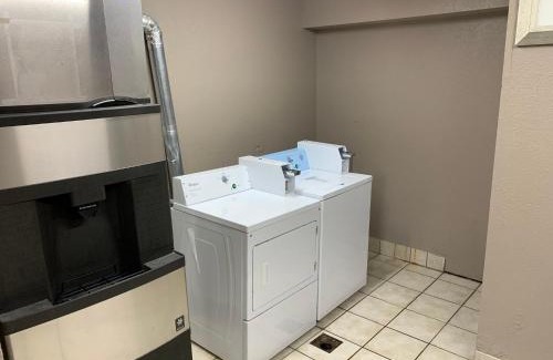 New London Hotel | Red Roof Inn Mystic - New London