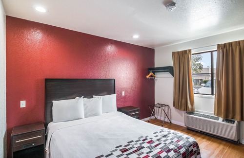 Palmdale Hotel | Red Roof Inn Palmdale - Lancaster