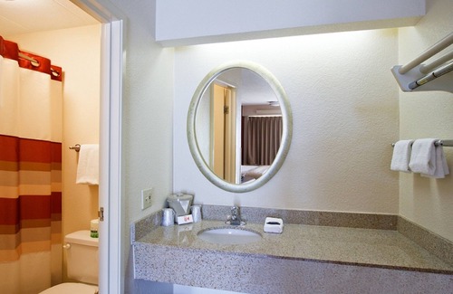 Cranberry Township Hotel | Red Roof Inn Pittsburgh North - Cranberry Township
