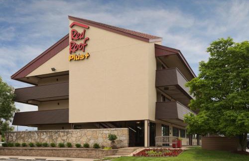 Naperville Hotel | Red Roof Inn PLUS+ Chicago - Naperville