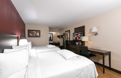 Willowbrook Hotel | Red Roof Inn PLUS+ Chicago - Willowbrook