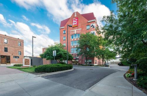 Downtown Columbus Hotel | Red Roof Inn PLUS+ Columbus Downtown - Convention Center