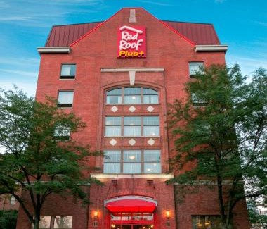 Downtown Columbus Hotel | Red Roof Inn PLUS+ Columbus Downtown - Convention Center