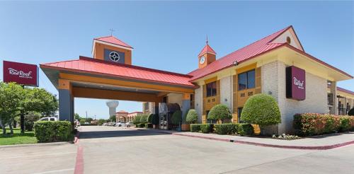Addison Hotel | Red Roof Inn PLUS+ Dallas - Addison