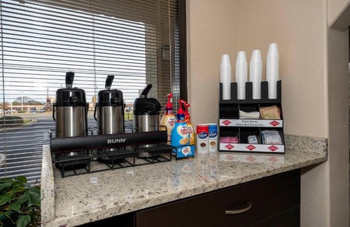Madison Hotel | Red Roof Inn PLUS+ Huntsville – Madison