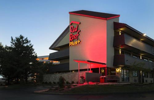 Essington Hotel | Red Roof Inn PLUS+ Philadelphia Airport