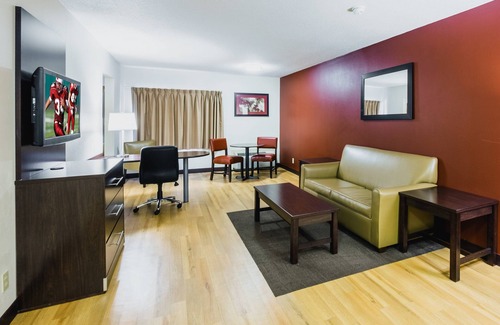 South Deerfield Hotel | Red Roof Inn PLUS+ South Deerfield – Amherst