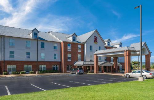 Bessemer Hotel | Red Roof Inn PLUS & Suites Birmingham - Bessemer